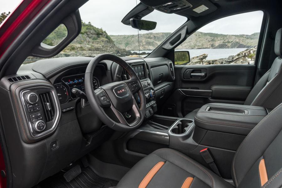 Интерьер GMC Sierra AT4 Crew Cab 2018 года  (фото 28 из 40)